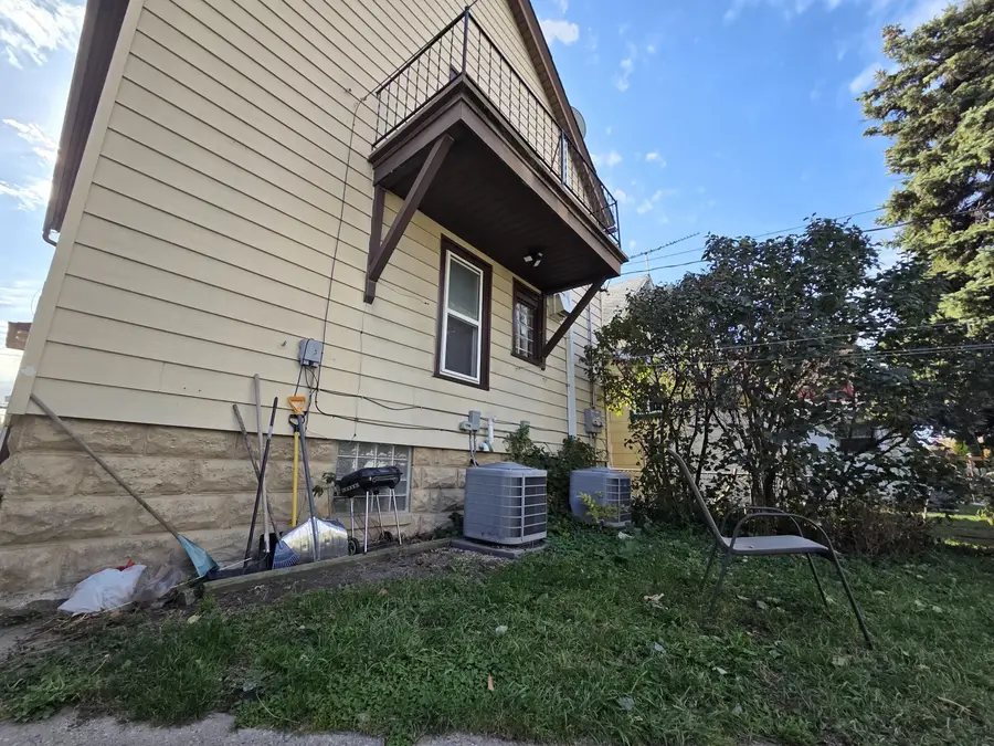 3658 E Holmes Ave, Cudahy, WI 53110 - Image #2