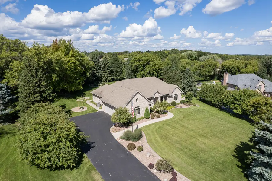 N25W30832 Overlook Ct, Delafield Town, WI 53072 - Image #3