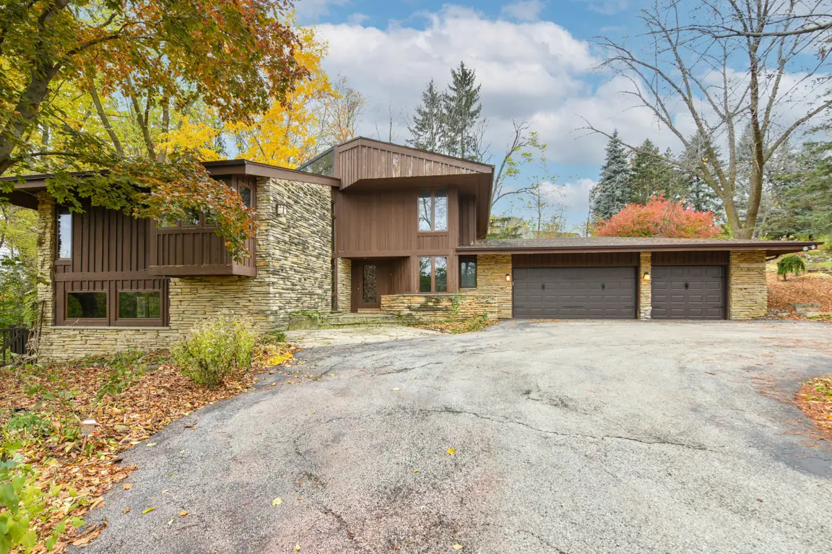 1155 Gray Fox Hollow Ct, Brookfield, WI 53045 - Image #1