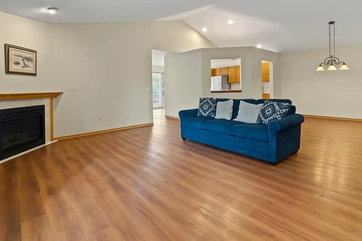 6245 S Creekside Dr, Cudahy, WI 53110 - Image #1