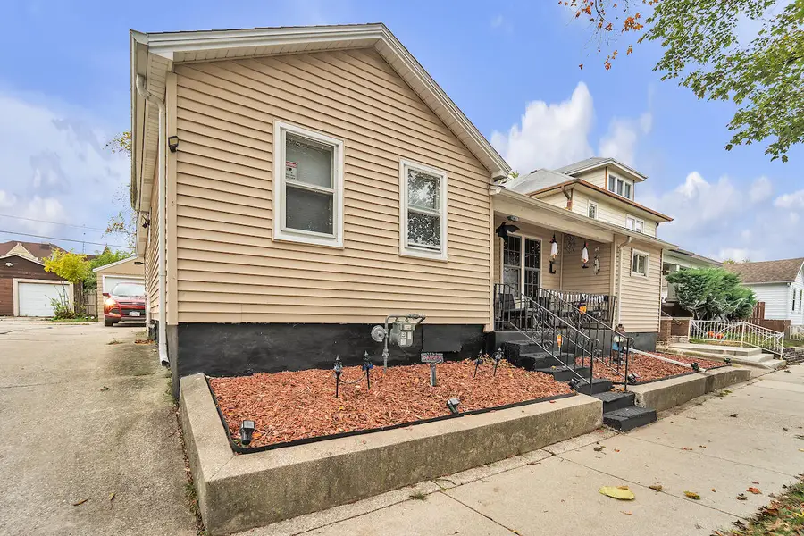 1423 Erie St, Racine, WI 53402 - Image #2