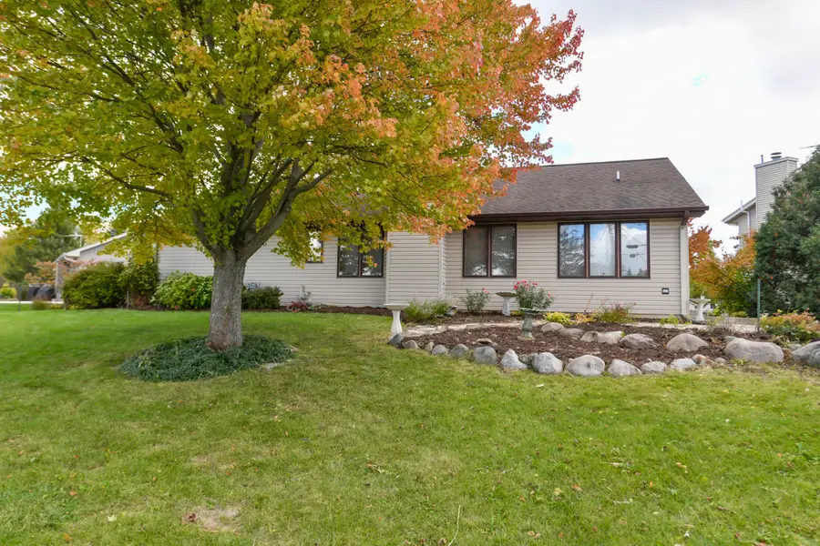 197 Bay Ridge Ln, Burlington, WI 53105 - Image #2