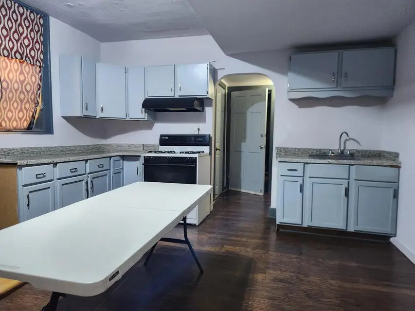 1939 S Winona Ln, Milwaukee, WI 53204 - Image #3