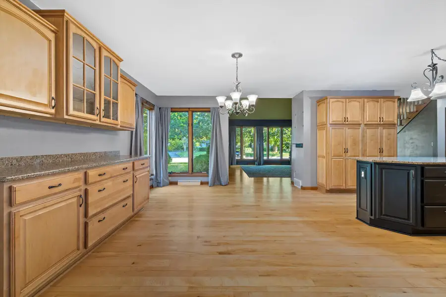 465 Dena Cir, Racine, WI 53402 - Image #2