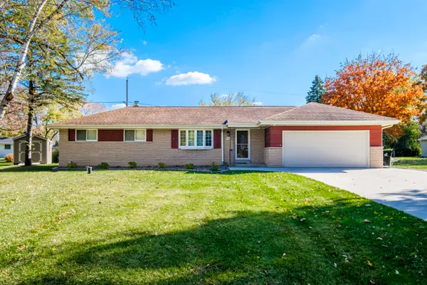 W137S6834 Dunstan Ct, Muskego, WI 53150