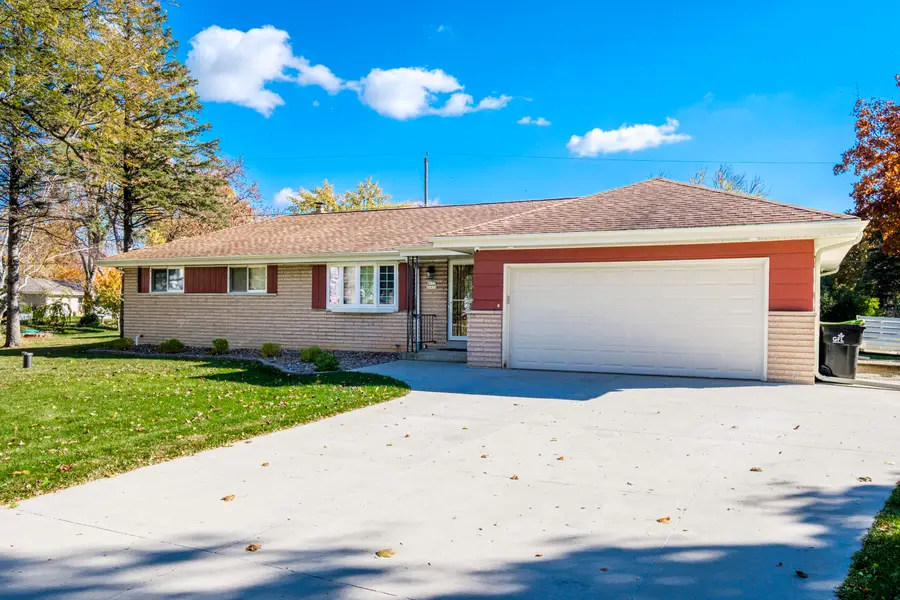 W137S6834 Dunstan Ct, Muskego, WI 53150 - Image #2
