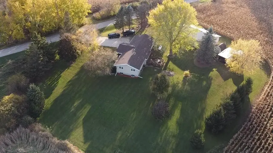 2824 W Fox Rd, Neosho, WI 53059 - Image #2