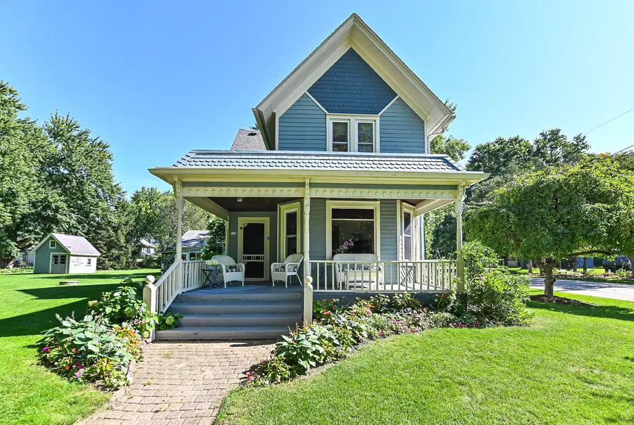 118 E Main St, Wales, WI 53183 - Image #2