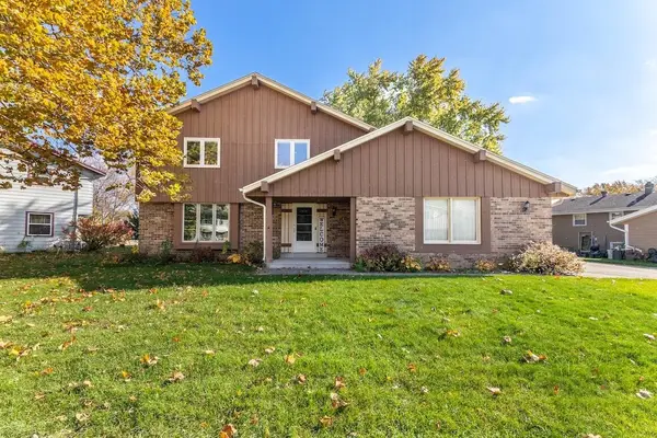 1222 Western Trl, Mukwonago, WI 53149