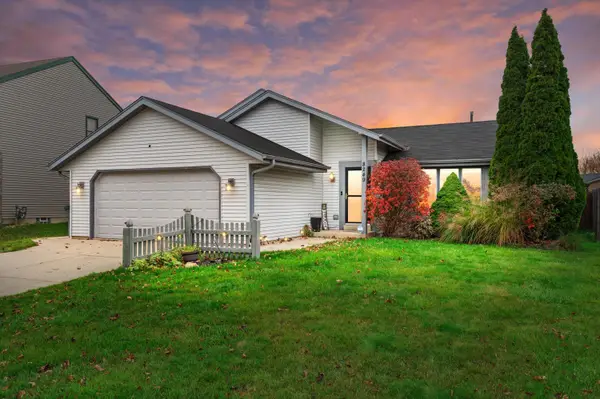 8249 N 97th St, Milwaukee, WI 53224