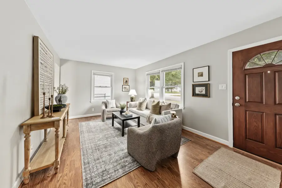 158 N 92nd St, Milwaukee, WI 53226 - Image #2