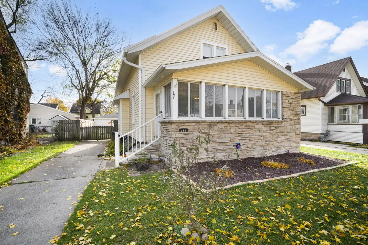 121 Frame Ave, Waukesha, WI 53186 - Image #1