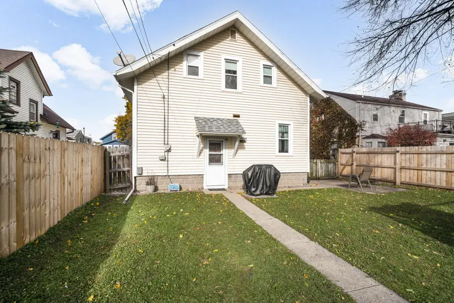 121 Frame Ave, Waukesha, WI 53186 - Image #2