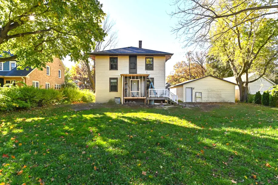 118 E Ottawa Ave, Dousman, WI 53118 - Image #2