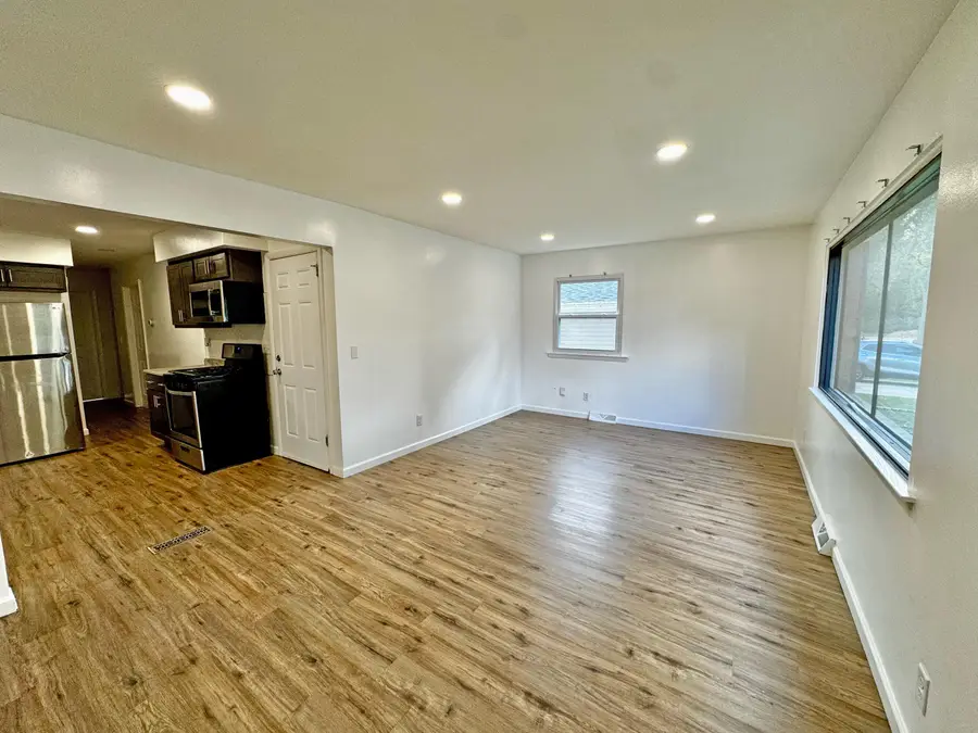 642 S 66th St, Milwaukee, WI 53214 - Image #2