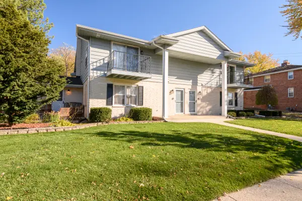 1337 Camden Way, Waukesha, WI 53186