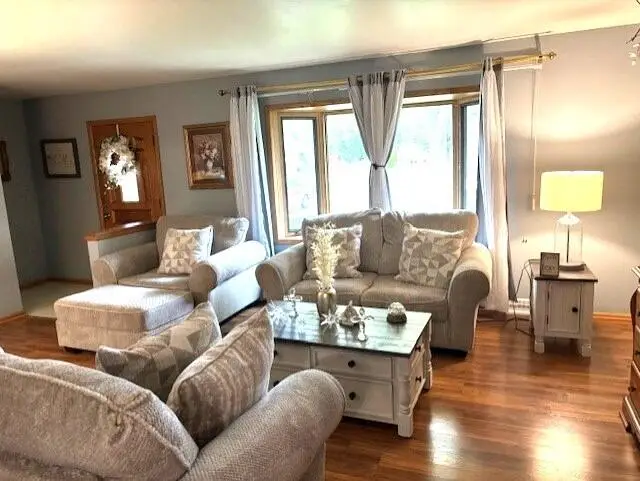 W154N10077 Moonlite Dr, Germantown, WI 53022 - Image #3