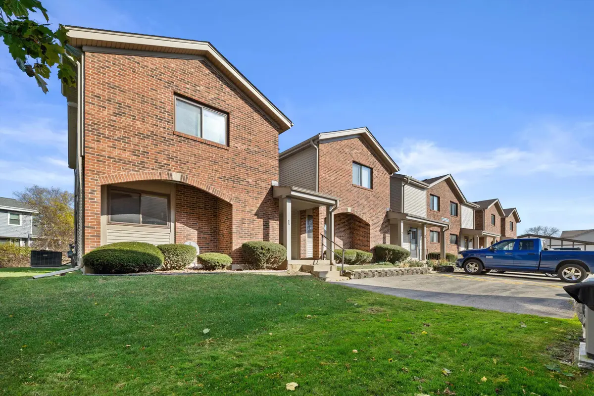 5632 Cambridge Ln, Mount Pleasant, WI 53406 - Image #1