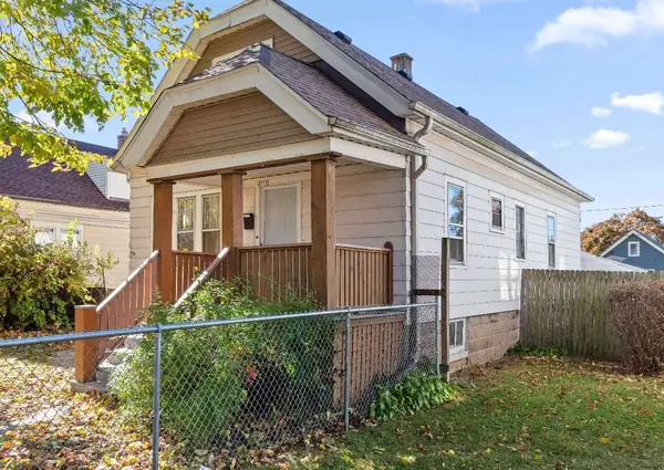 4715 N 39th St, Milwaukee, WI 53209