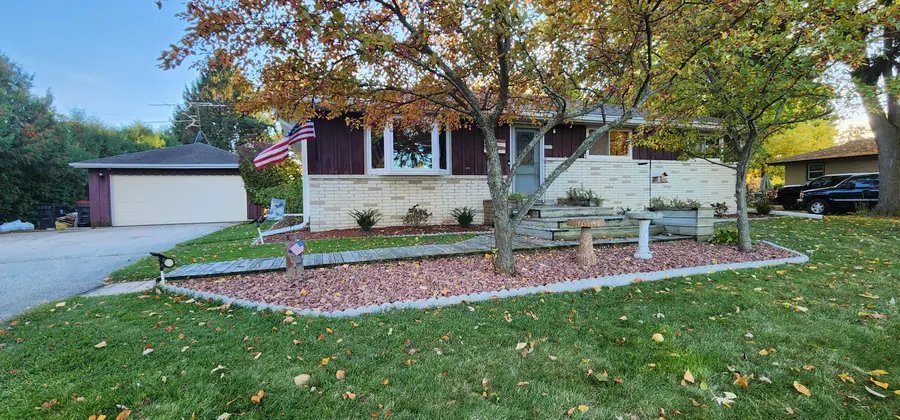 W277 Madison Ave, Oconomowoc, WI 53066 - Image #2