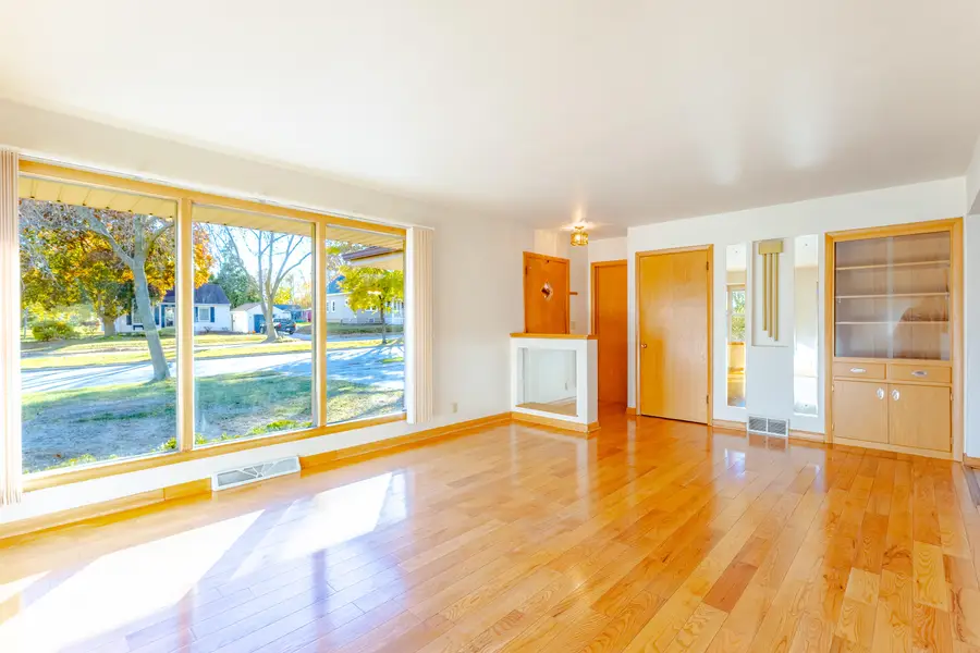 2254 W Bolivar Ave, Milwaukee, WI 53221 - Image #3