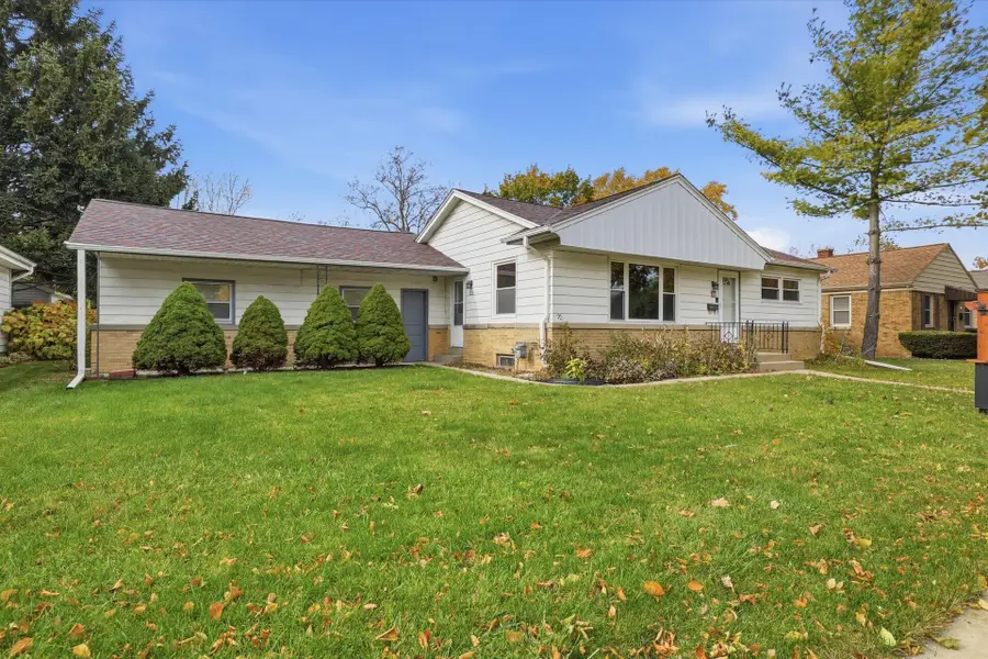 5629 N Bethmaur Ln, Glendale, WI 53209 - Image #3