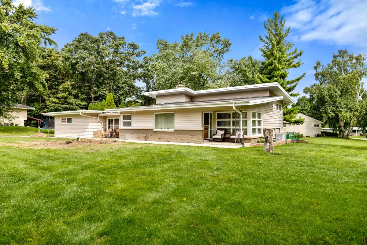 11310 Haleco Ln, Hales Corners, WI 53130 - Image #1