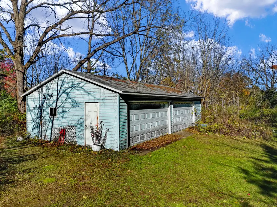 W3523 Oakwood Dr, Geneva, WI 53147 - Image #3