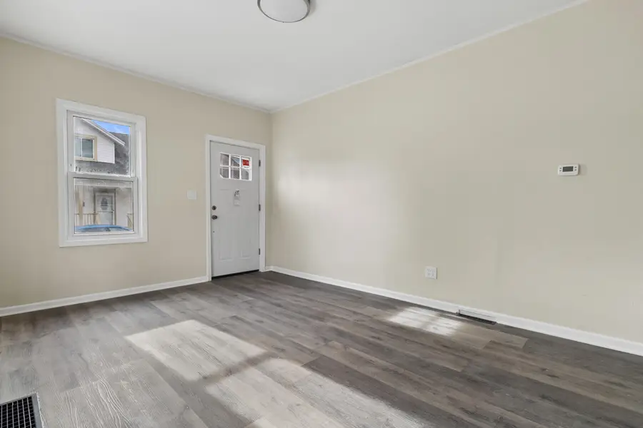 2300 Victoria Dr, Racine, WI 53403 - Image #2