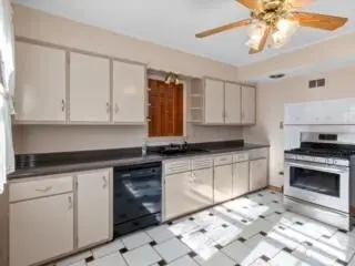 4821 N 53rd St, Milwaukee, WI 53218 - Image #2