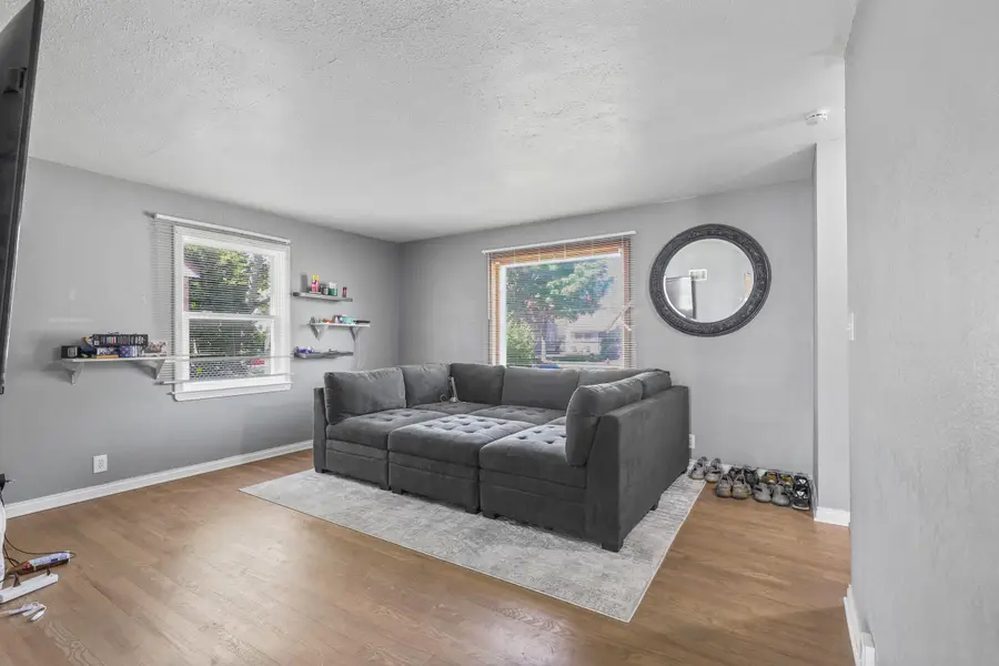 5936 N 35th St, Milwaukee, WI 53209 - Image #2