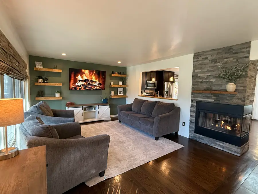 5400 S 22nd Pl, Milwaukee, WI 53221 - Image #3