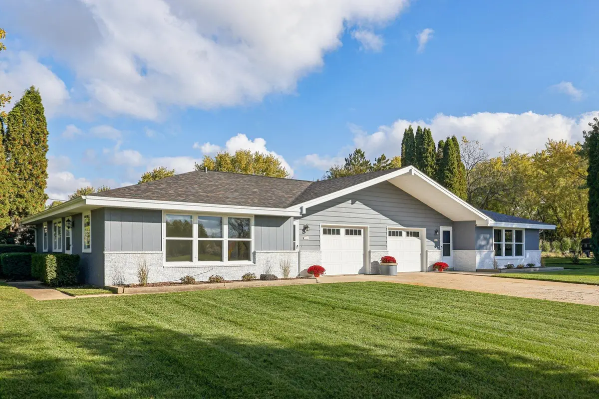 N8304-8306 Greenwald Ct, East Troy, WI 53120 - Image #1