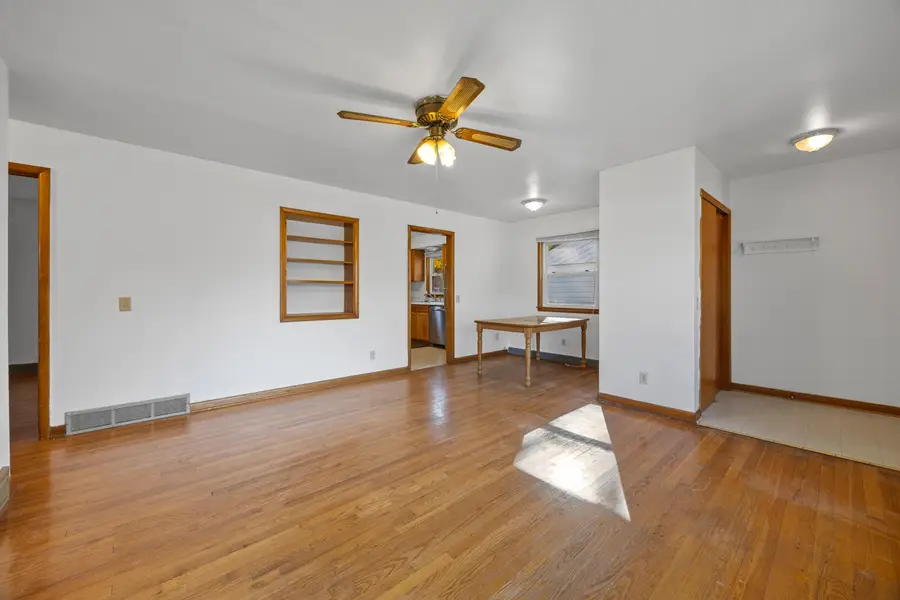 41 Schenk St, Madison, WI 53714 - Image #2