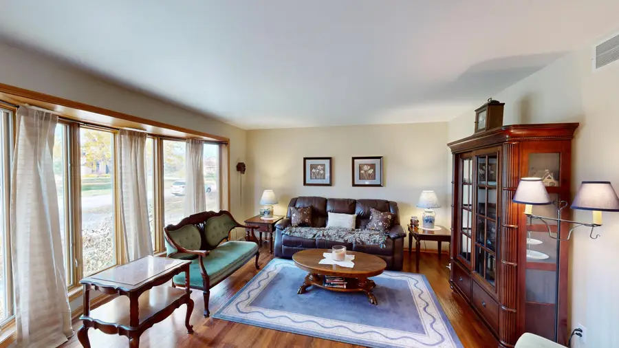 736 Lucas Ln, Jefferson, WI 53549 - Image #2