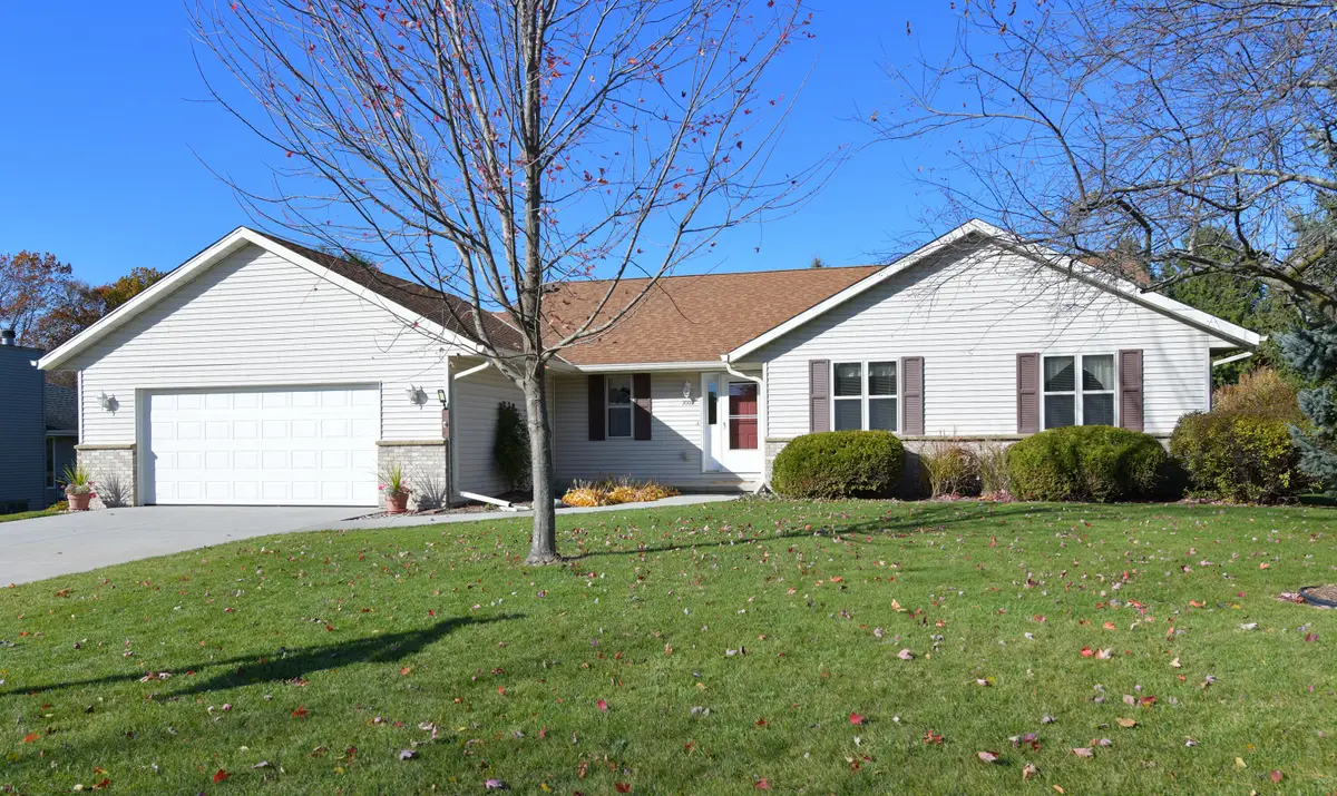 1004 Lous Way, Slinger, WI 53086 - Image #1