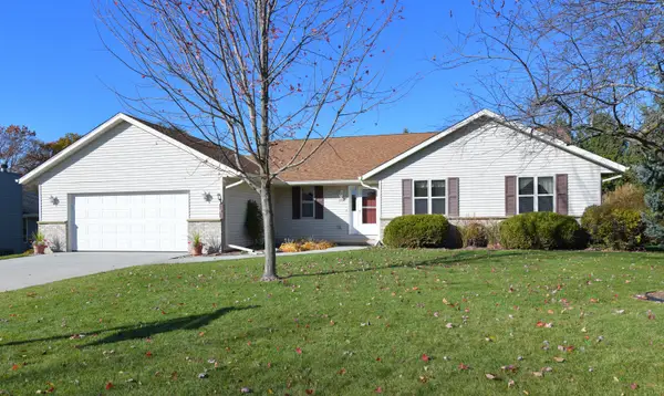 1004 Lous Way, Slinger, WI 53086