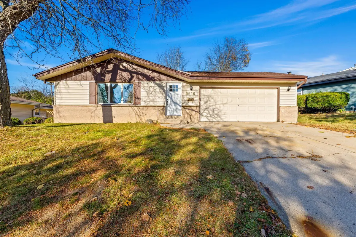 9610 W Rio St, Milwaukee, WI 53225 - Image #1