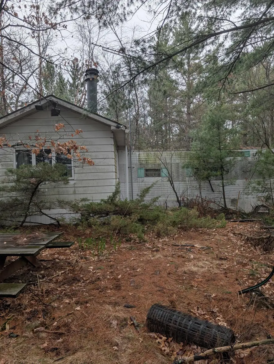 W7165 Indian Mounds Cir, Marion, WI 54982 - Image #2