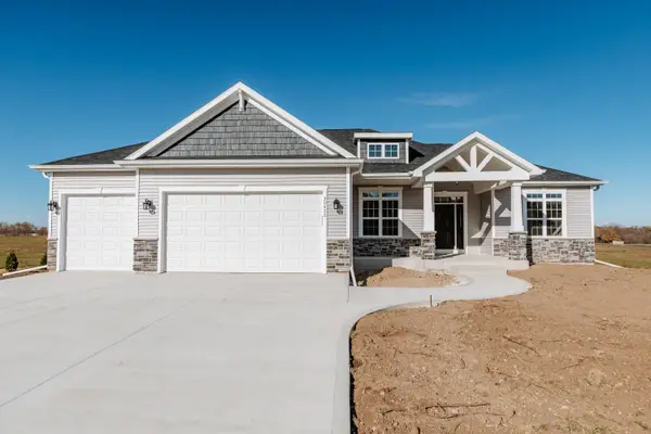 30422 Jeffrey Dr, Burlington, WI 53105