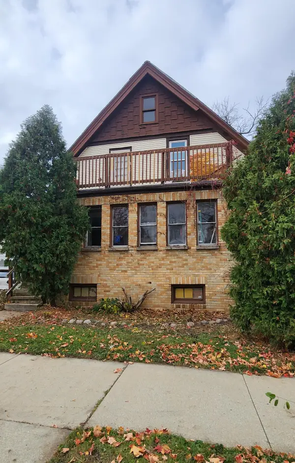 305 60th St, Milwaukee, WI 53213