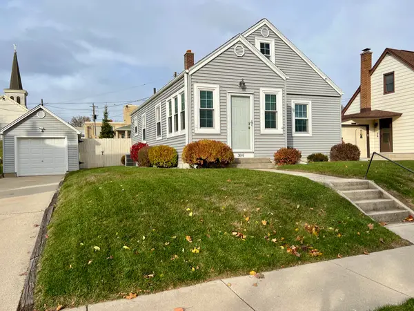 304 Saint Rose Ave, Fredonia, WI 53021