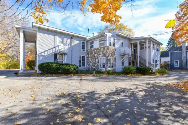 220 W Walworth Ave, Delavan, WI 53115