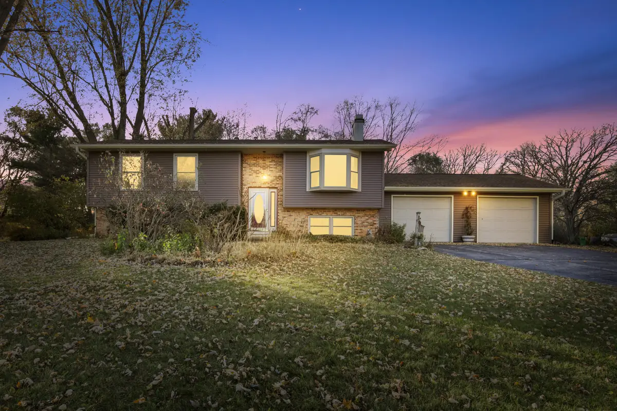 N1601 W Ra-le Dr, Koshkonong, WI 53538 - Image #1