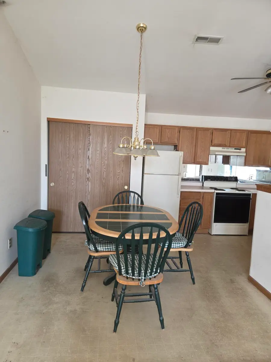 3651 E Barbara Ct, Oak Creek, WI 53154 - Image #3