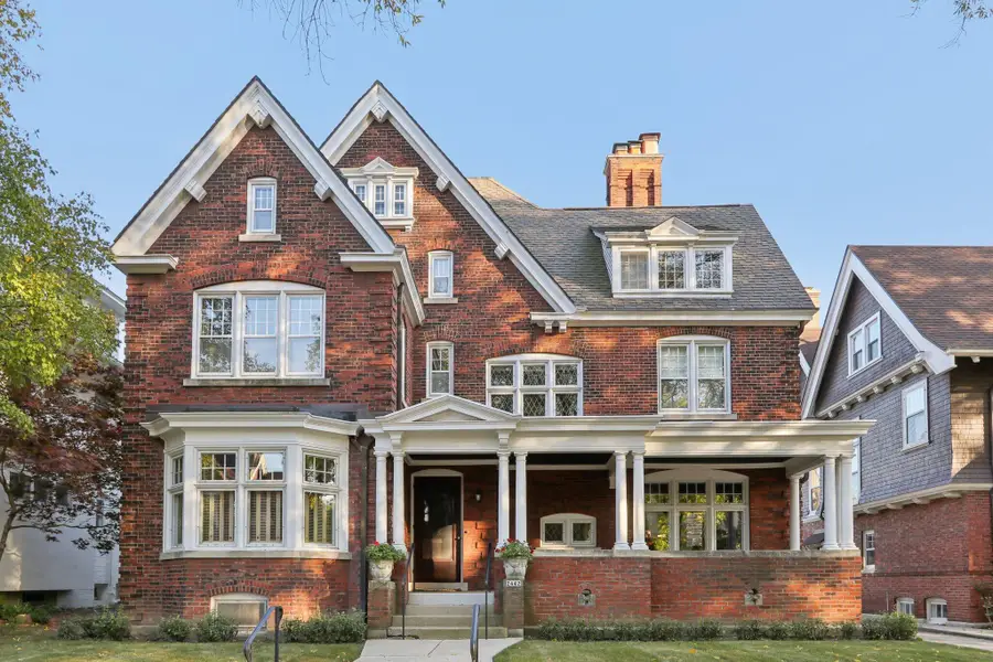 2442 N Terrace Ave, Milwaukee, WI 53211 - Image #2