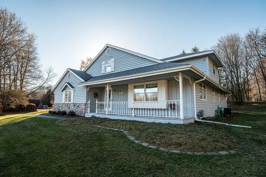 4434 Foxboro Ct, Polk, WI 53086 - Image #2