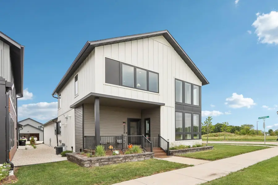 4238 E Lake Vista Blvd, Oak Creek, WI 53154 - Image #2