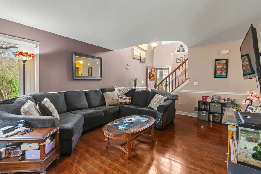 510 Frederick Ct, Oconomowoc, WI 53066 - Image #2