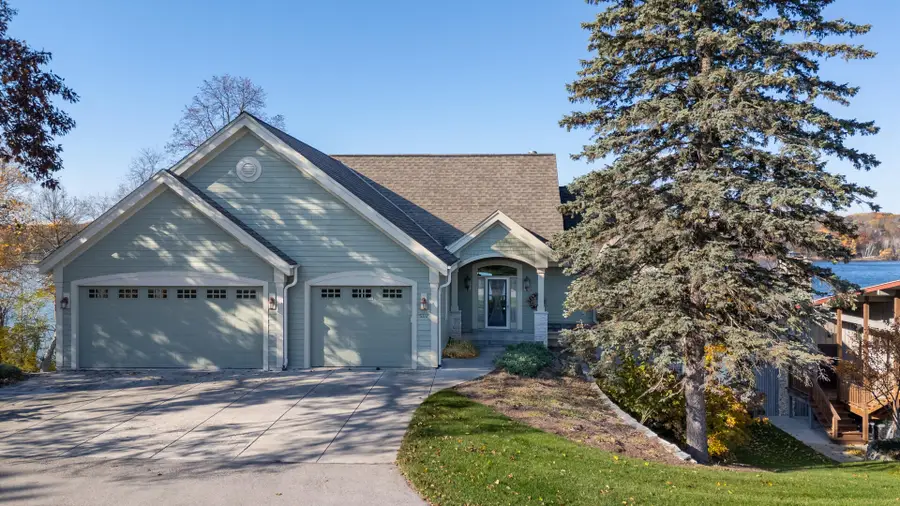 5337 Quaas Dr, West Bend, WI 53095 - Image #3
